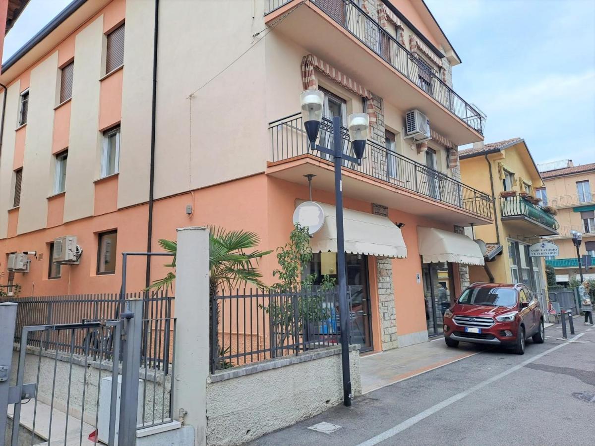 Lux Family Apartment Бардолино Екстериор снимка