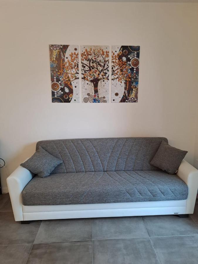 Lux Family Apartment Бардолино Екстериор снимка