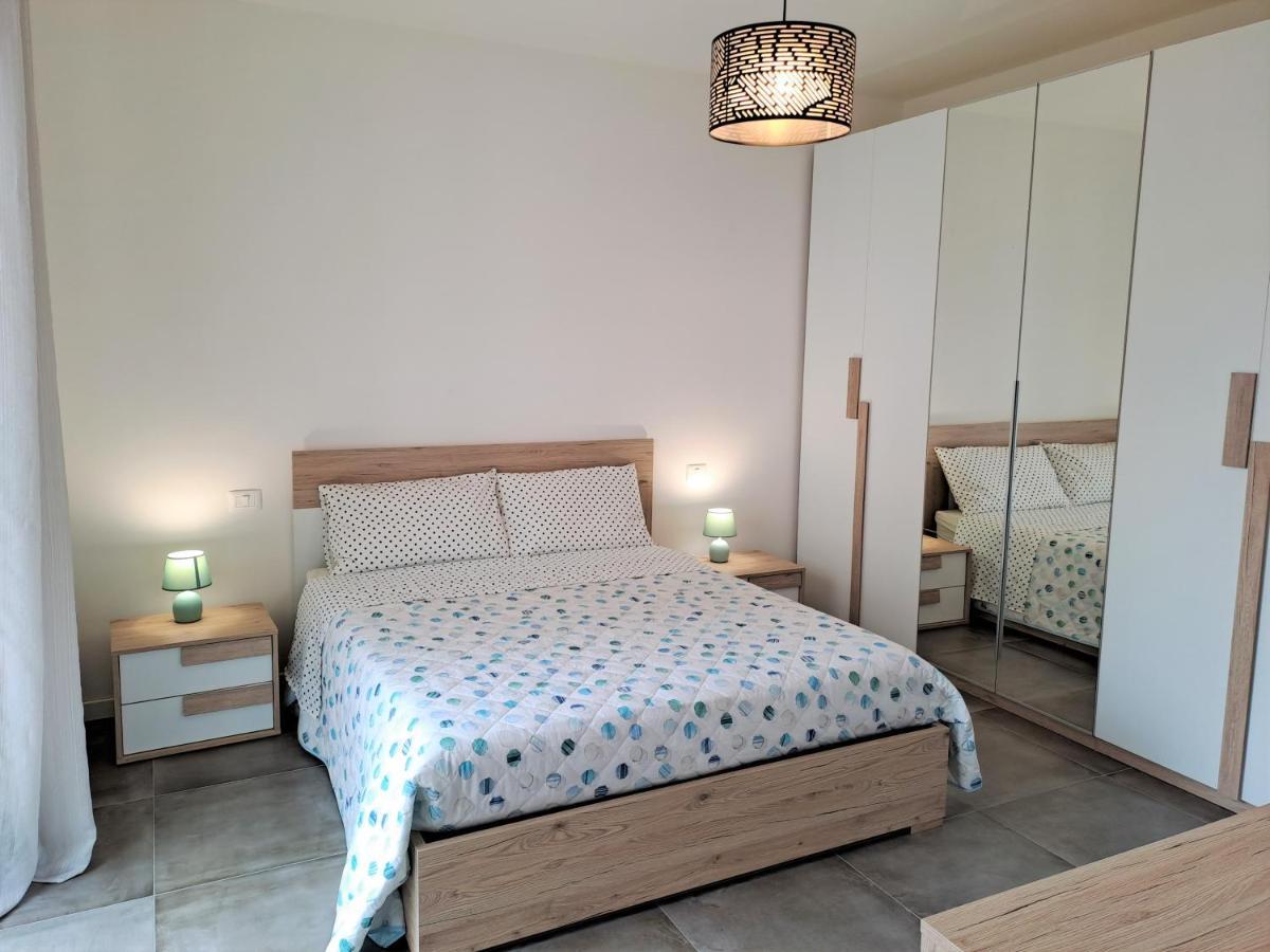 Lux Family Apartment Бардолино Екстериор снимка