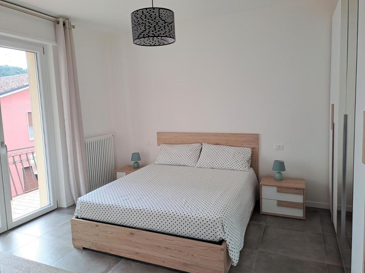 Lux Family Apartment Бардолино Екстериор снимка