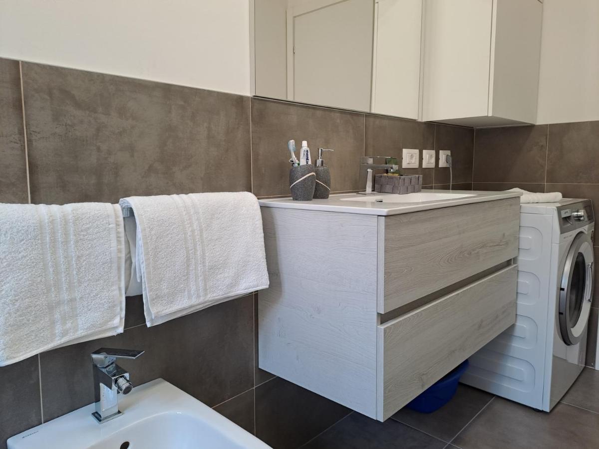 Lux Family Apartment Бардолино Екстериор снимка